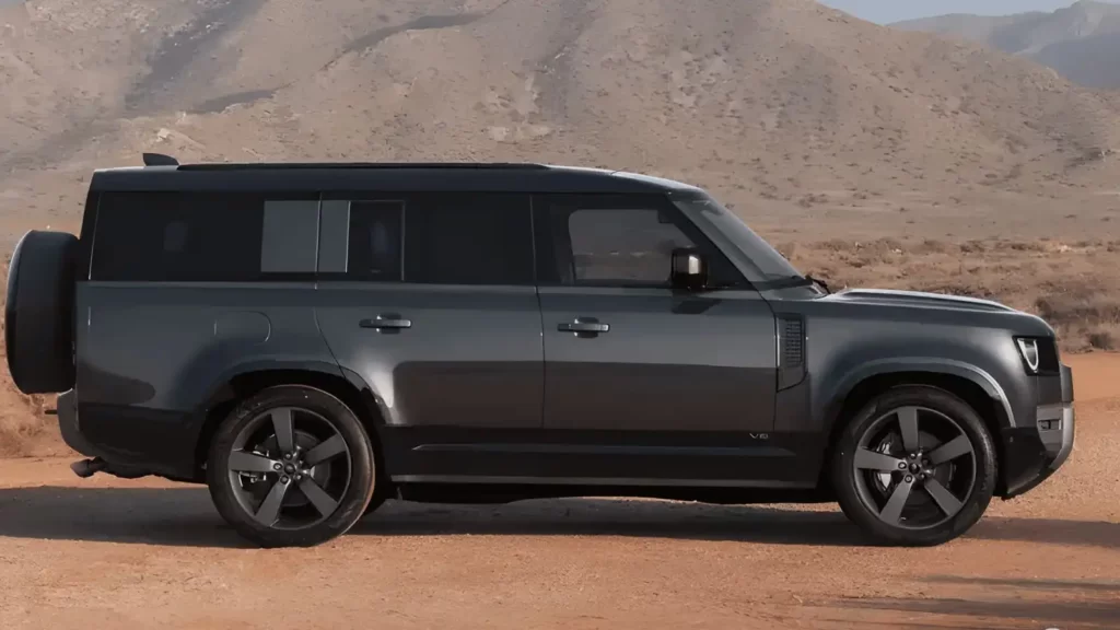 Land Rover Defender 2025 mantém o estilo robusto e deve em Agosto
