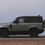 Land Rover Defender 2025