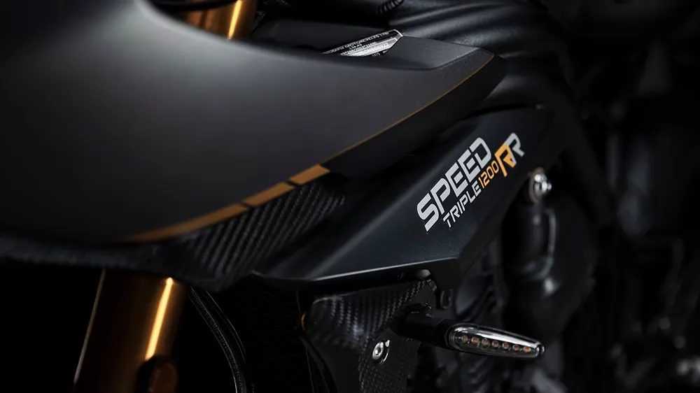 Triumph Speed Triple 1200 RR: Edição Limitada Breitling com 270 unidades é Lançada