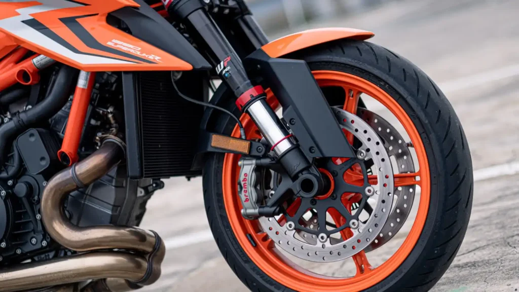 KTM 1290 Super Duke R: A Nova Geração com Desempenho Brutal