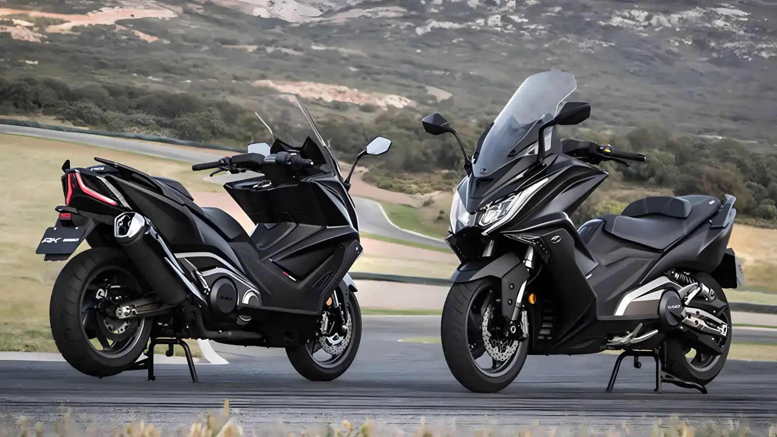 Nova maxi-scooter Kymco AK 550 Premium 2025 chega ao Brasil custando 78 mil
