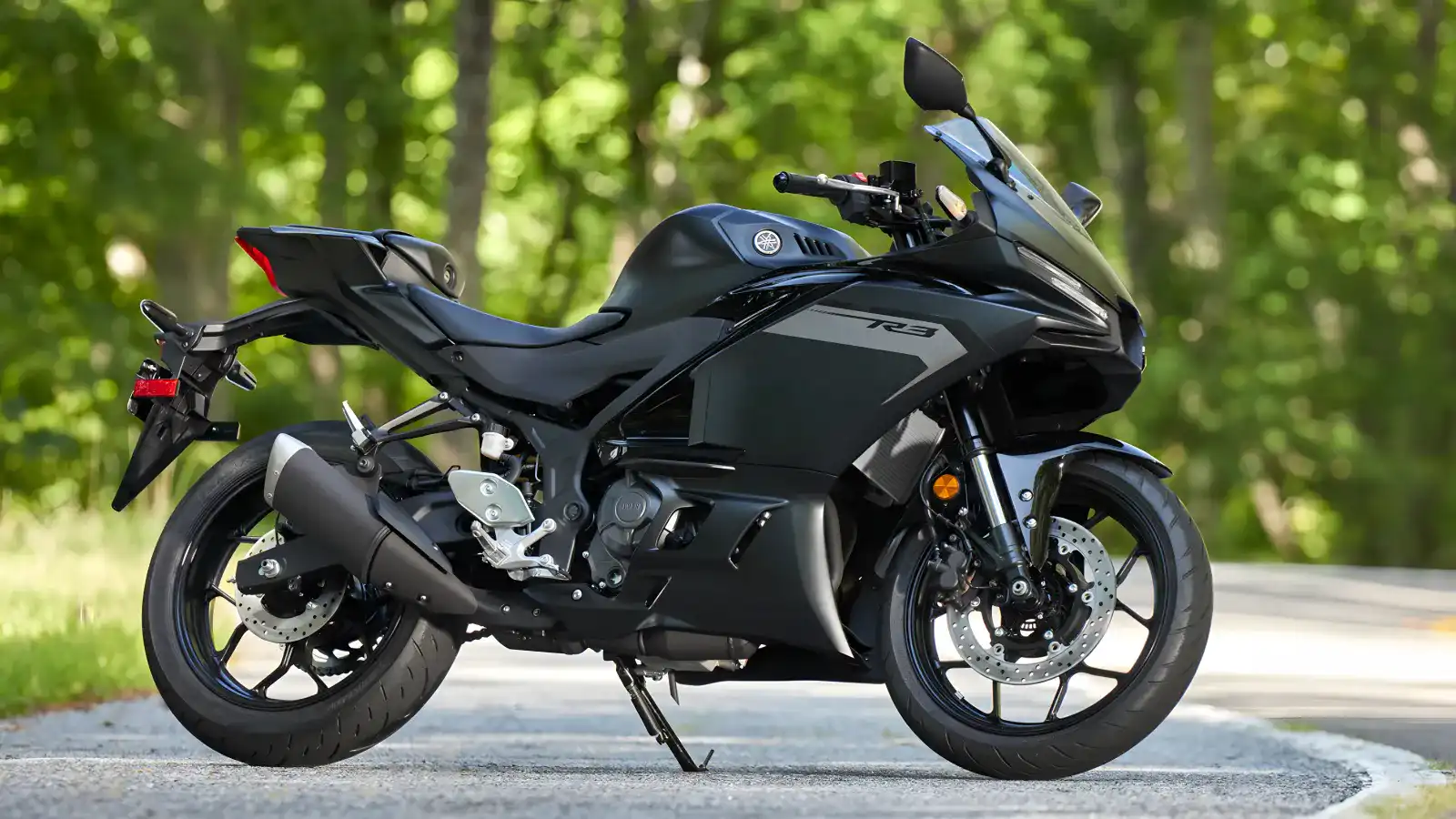 Yamaha YZF-R3 2025: Conheça a nova esportiva de entrada