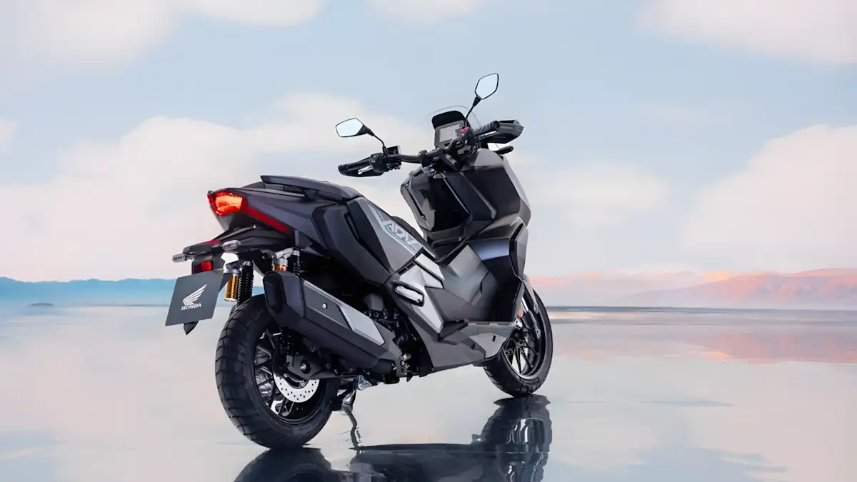 Honda ADV350 2025 chega mais tecnológica: painel TFT e suspensão ajustável