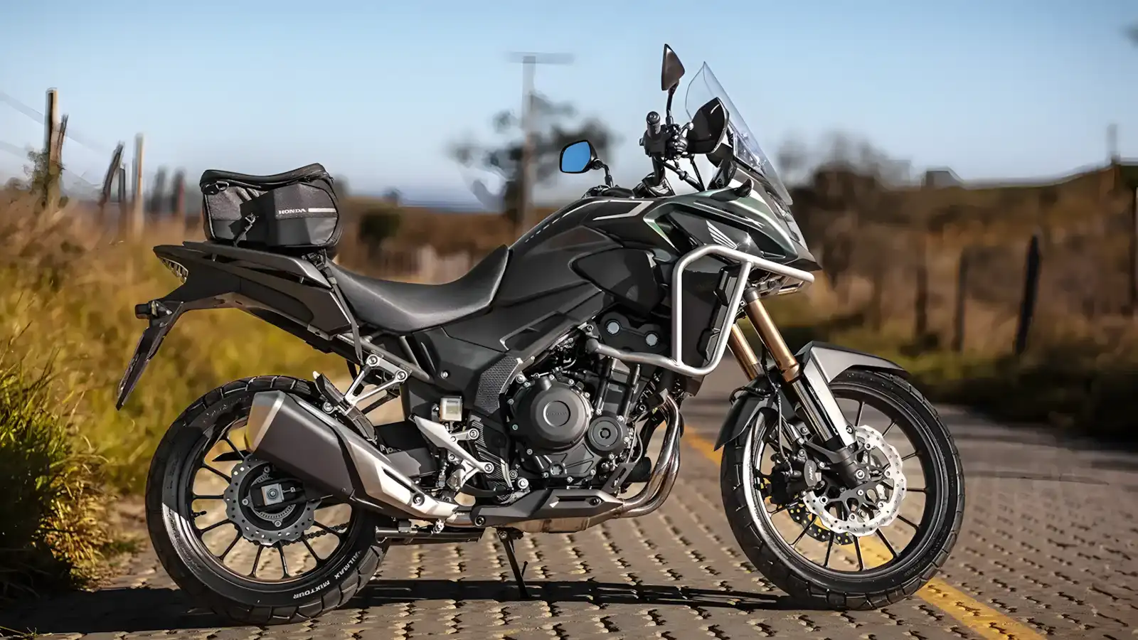Honda CB 500X 2024: desempenho e autonomia para quem busca aventura