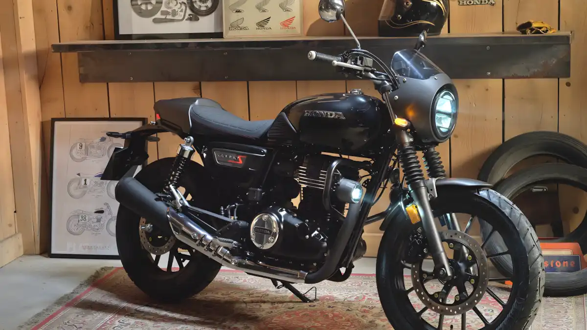 Honda GB350S 2025 uma retrô moderna com tecnologia de ponta e até 40 kml