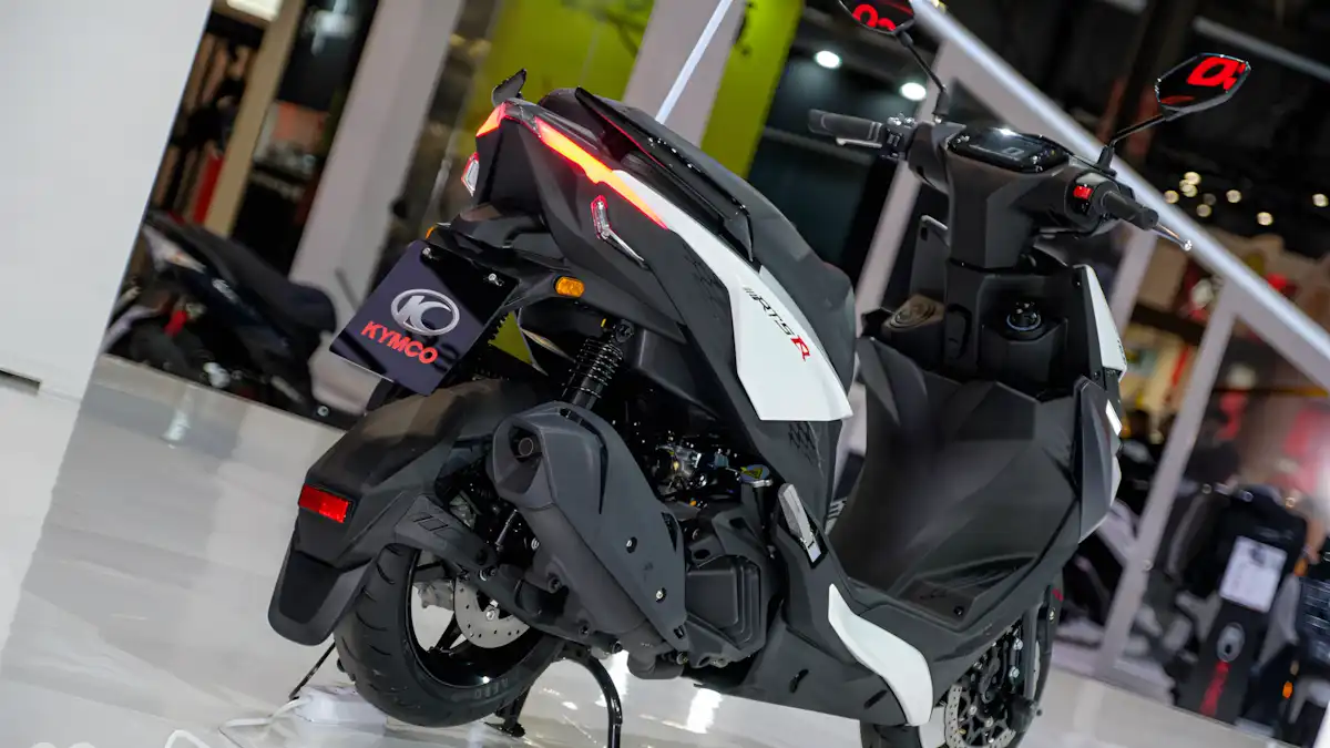 KYMCO RTS R 165: uma scooter de 165cc que une esportividade e tecnologia avançada