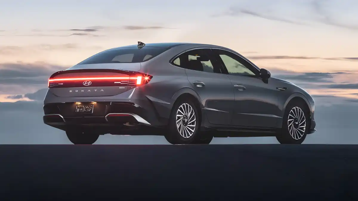 Sonata 2024: Luxo e Tecnologia em Um Sedã