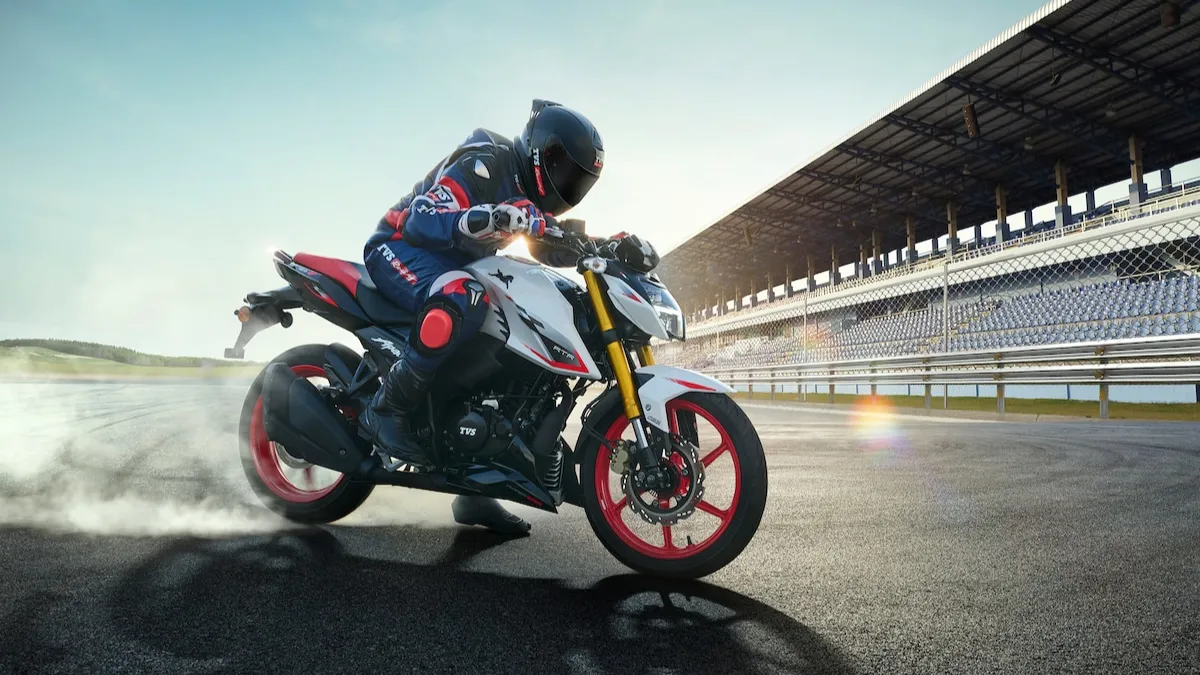 Uma TVS Apache 160 2025 pronta para o Brasil e com 3 modos de pilotagem