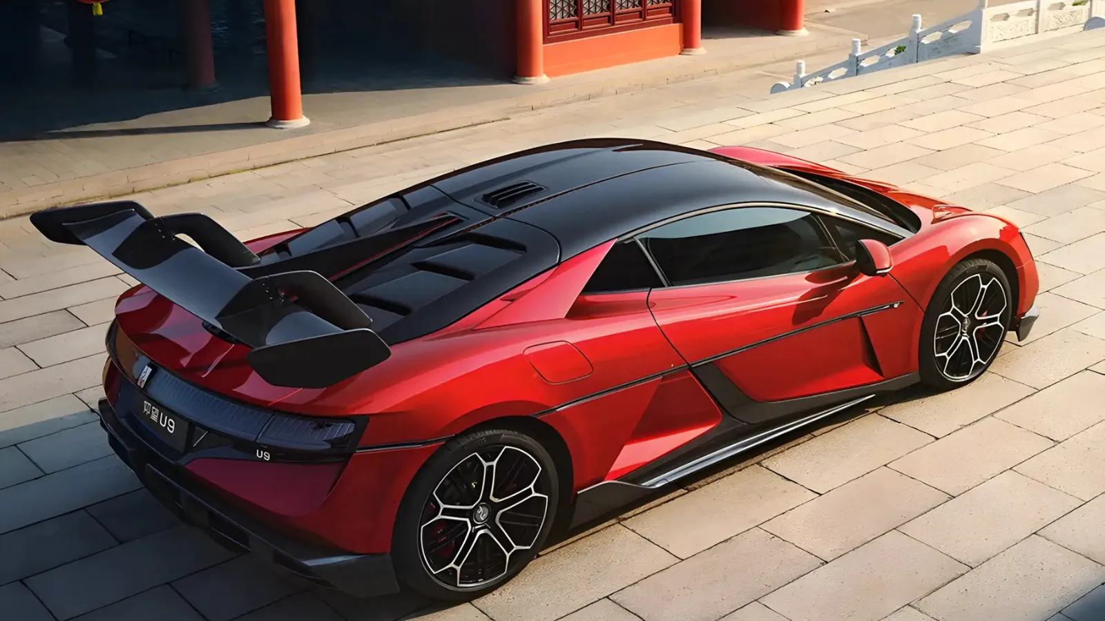 BYD U9 2025: Recursos e Autonomia do Superesportivo Elétrico com 1305 cv