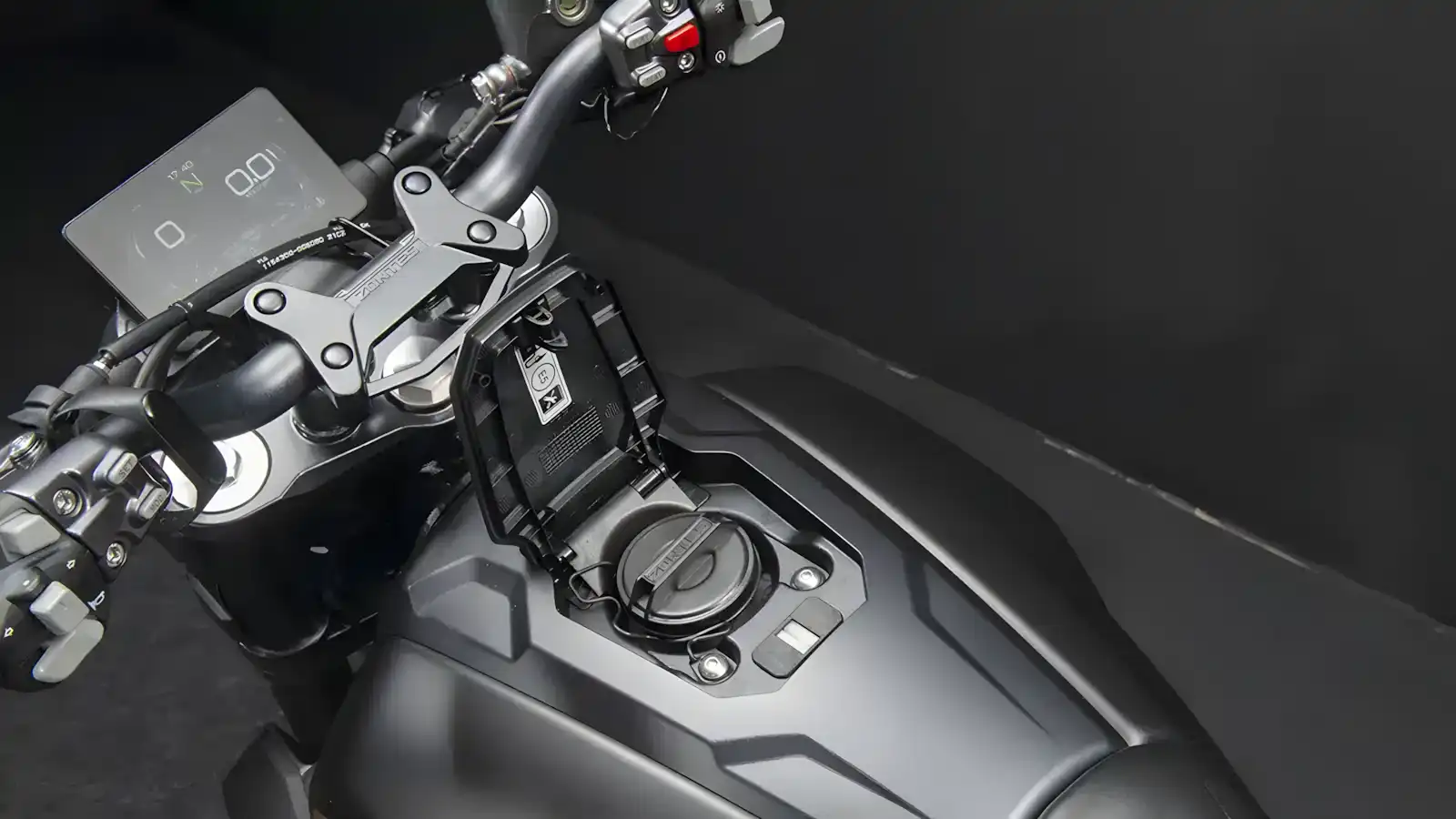 Zontes GK 350 2025: Preço e Novidades da Naked estilo "Café Racer"