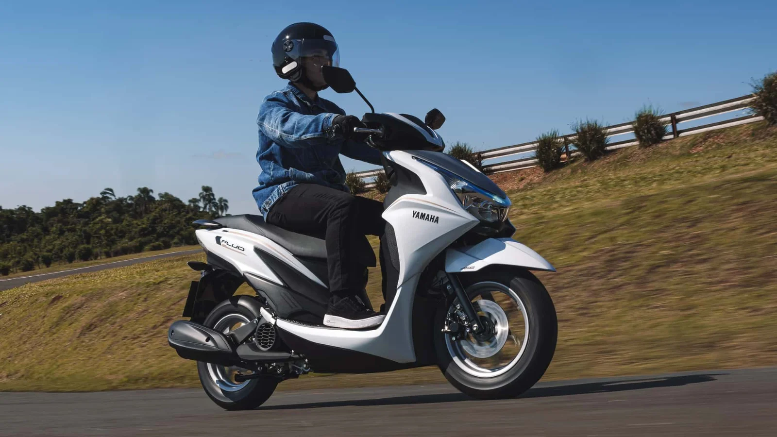 Yamaha Fluo ABS Hybrid Connected 2025: Preço, Detalhes e Ficha Técnica da Scooter Híbrida