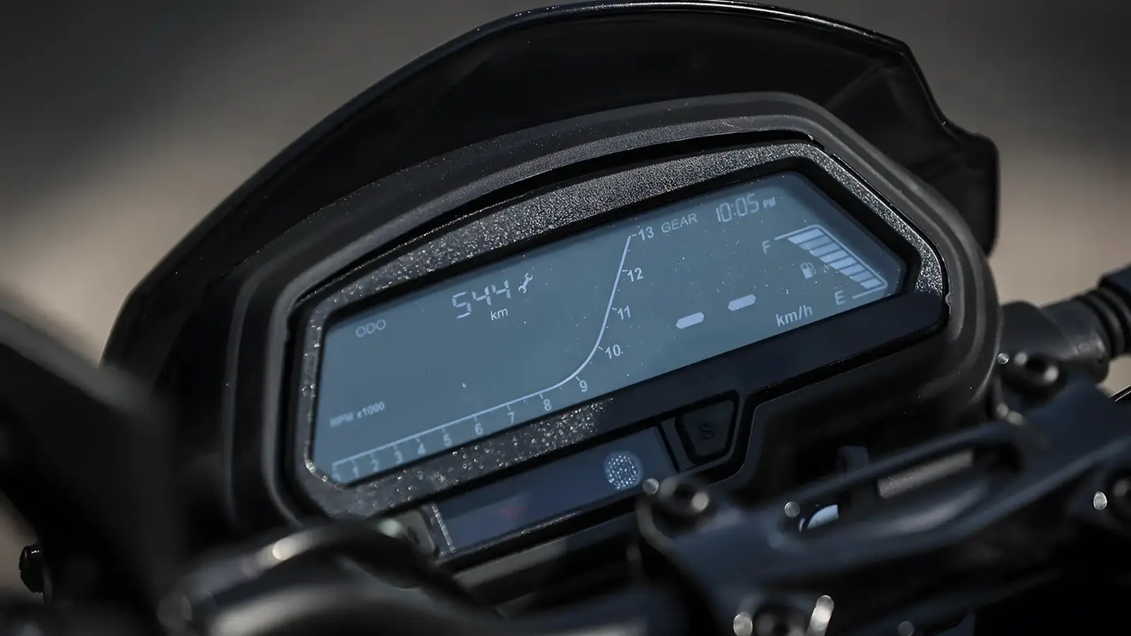 Bajaj Dominar 250 2025 Surpreende com Novo Estilo Naked e Preço Atraente