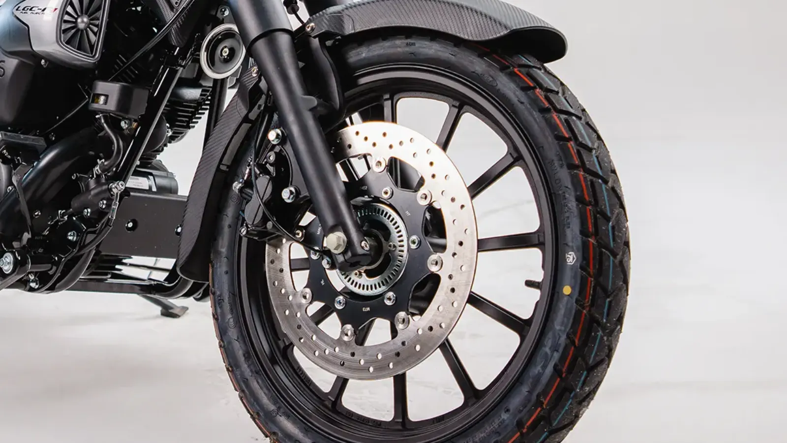 Shineray Titanium 250 2025 Preço, Ficha Técnica e Recursos da Custom Bicilíndrica Acessível