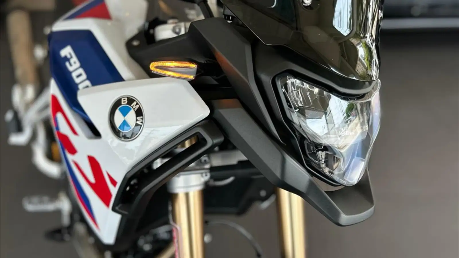 BMW F 900 GS Trophy Pro 2025: Veja Preço, Recursos e Desempenho da Trail Premium