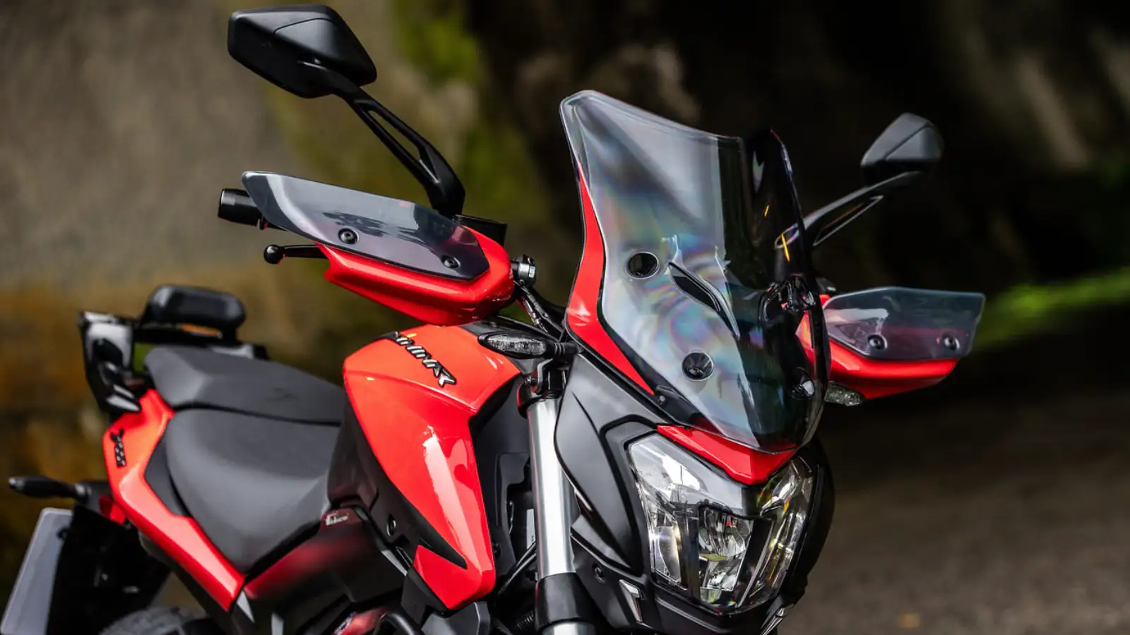 Bajaj Dominar 400 2025 Ganha Nova Cor e Segue Completa com ABS e Full-LED por Menos de R$ 30 mil