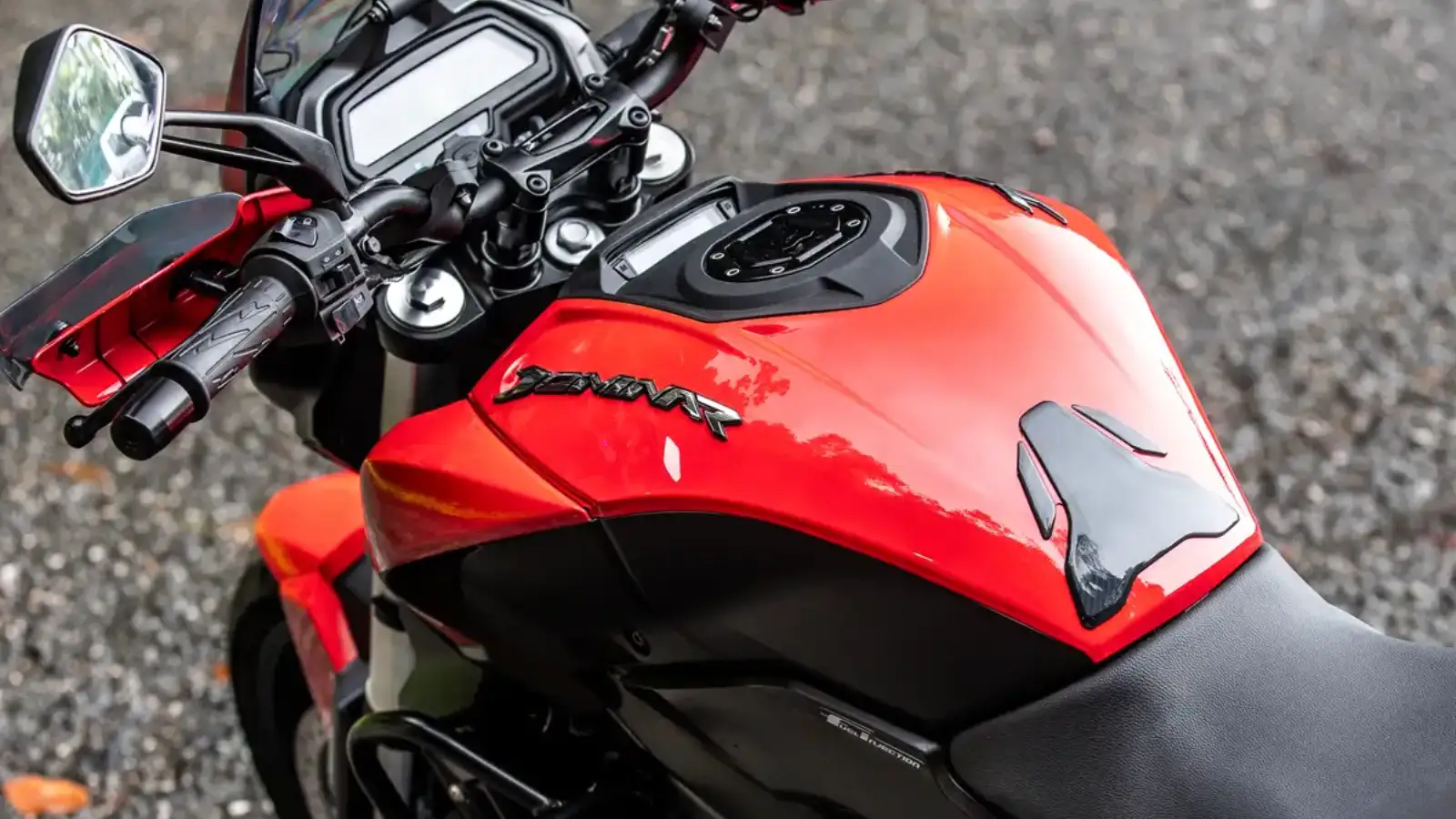 Bajaj Dominar 400 2025 Ganha Nova Cor e Segue Completa com ABS e Full-LED por Menos de R$ 30 mil