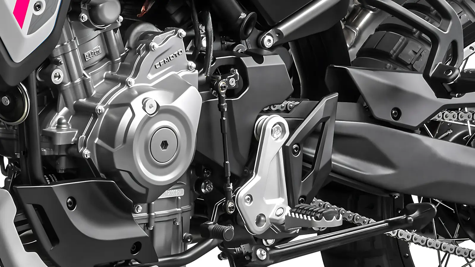 CFMoto 450MT Confirmada no Brasil para Encarar a Himalayan 450 e NX 500; Veja os Detalhes