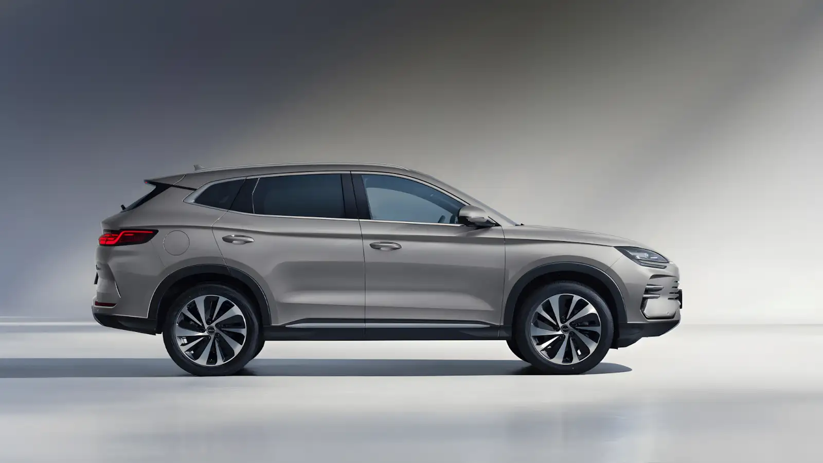 BYD Song Plus 2025: Preço, Autonomia e Itens de Série do SUV Híbrido Premium