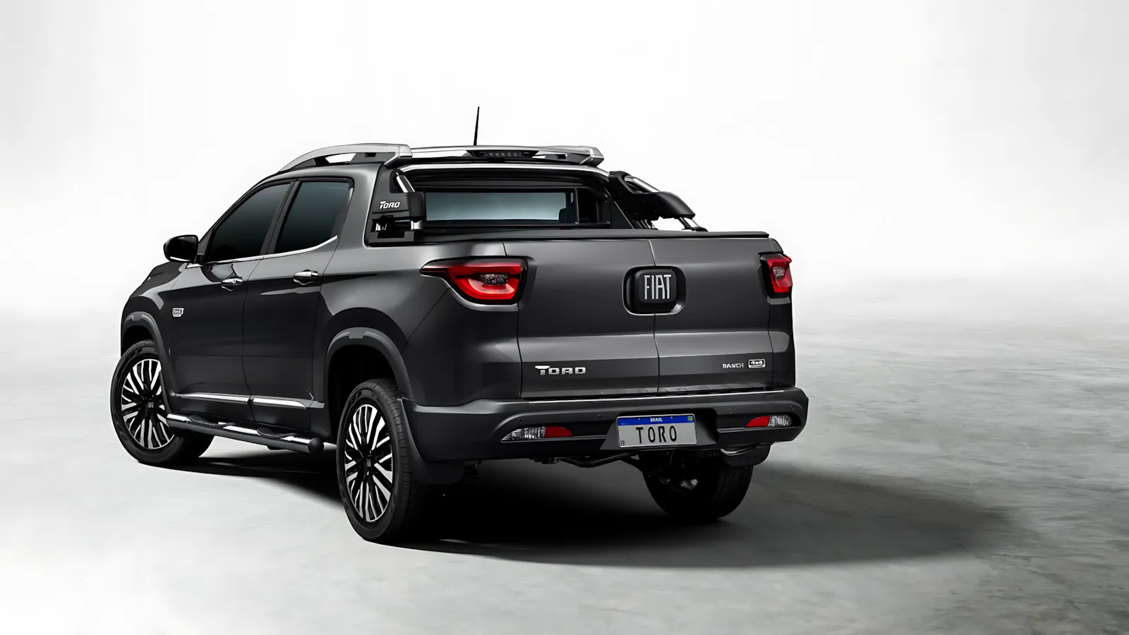 Fiat Toro 2026 reestilizada traz mudanças sutis e sistema híbrido leve de 48 Volts