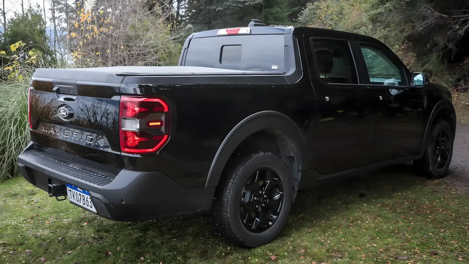 Ford Maverick Lariat Black estreia com visual exclusivo e bom desempenho