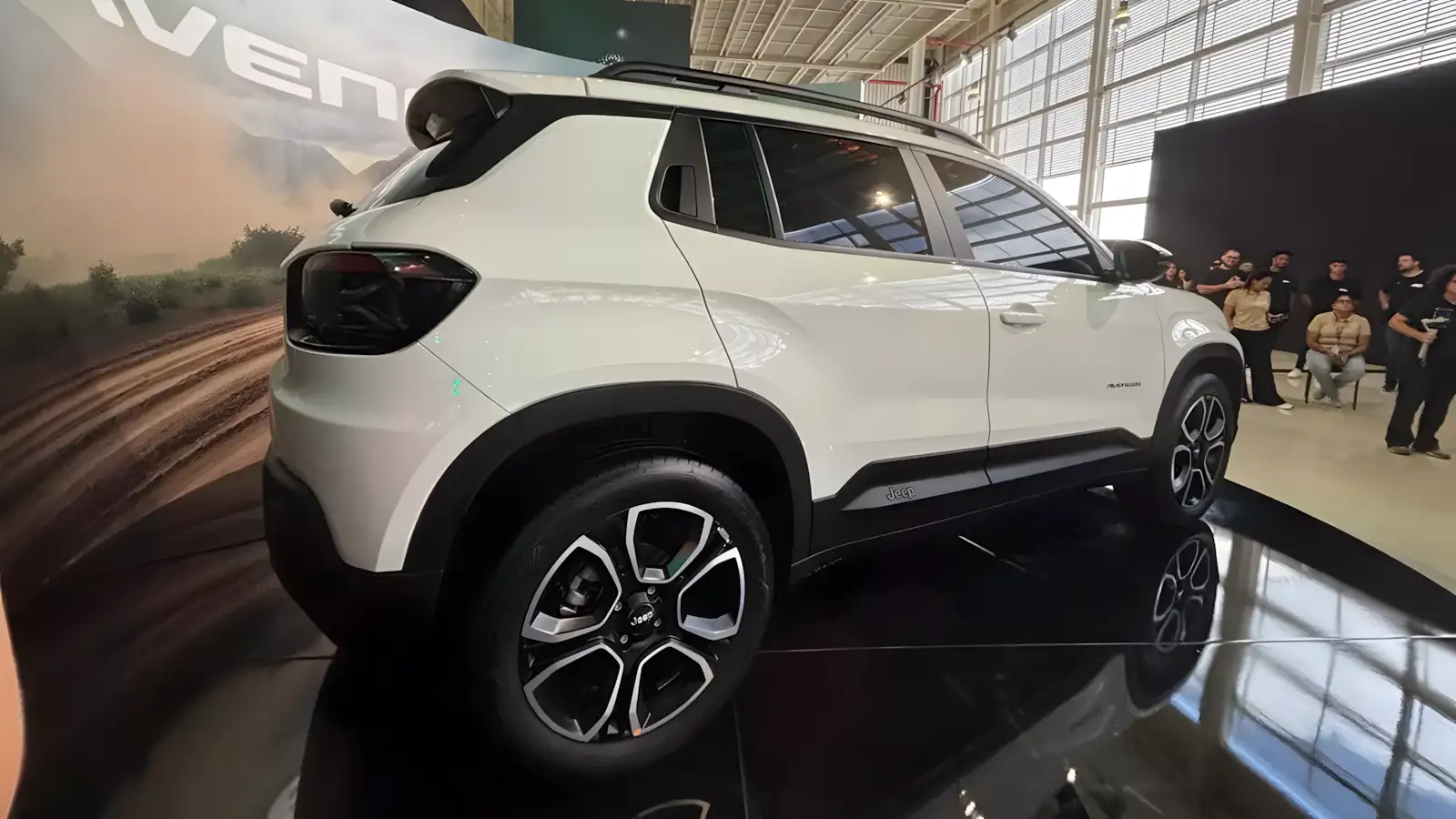 Jeep Avenger será produzido no Brasil a partir de 2026 com motor 1.0 turbo híbrido leve