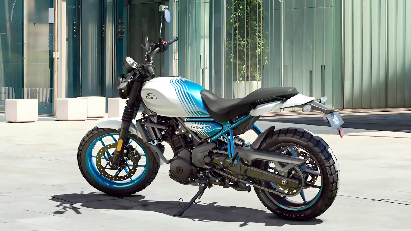 Royal Enfield Guerrilla 450 é Confirmada no Brasil para Encarar a Speed 400 no Segmento Street