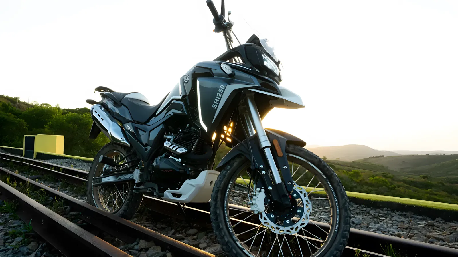 Shineray SHI 250 2026: nova trail de média cilindrada lançada com preço acessível