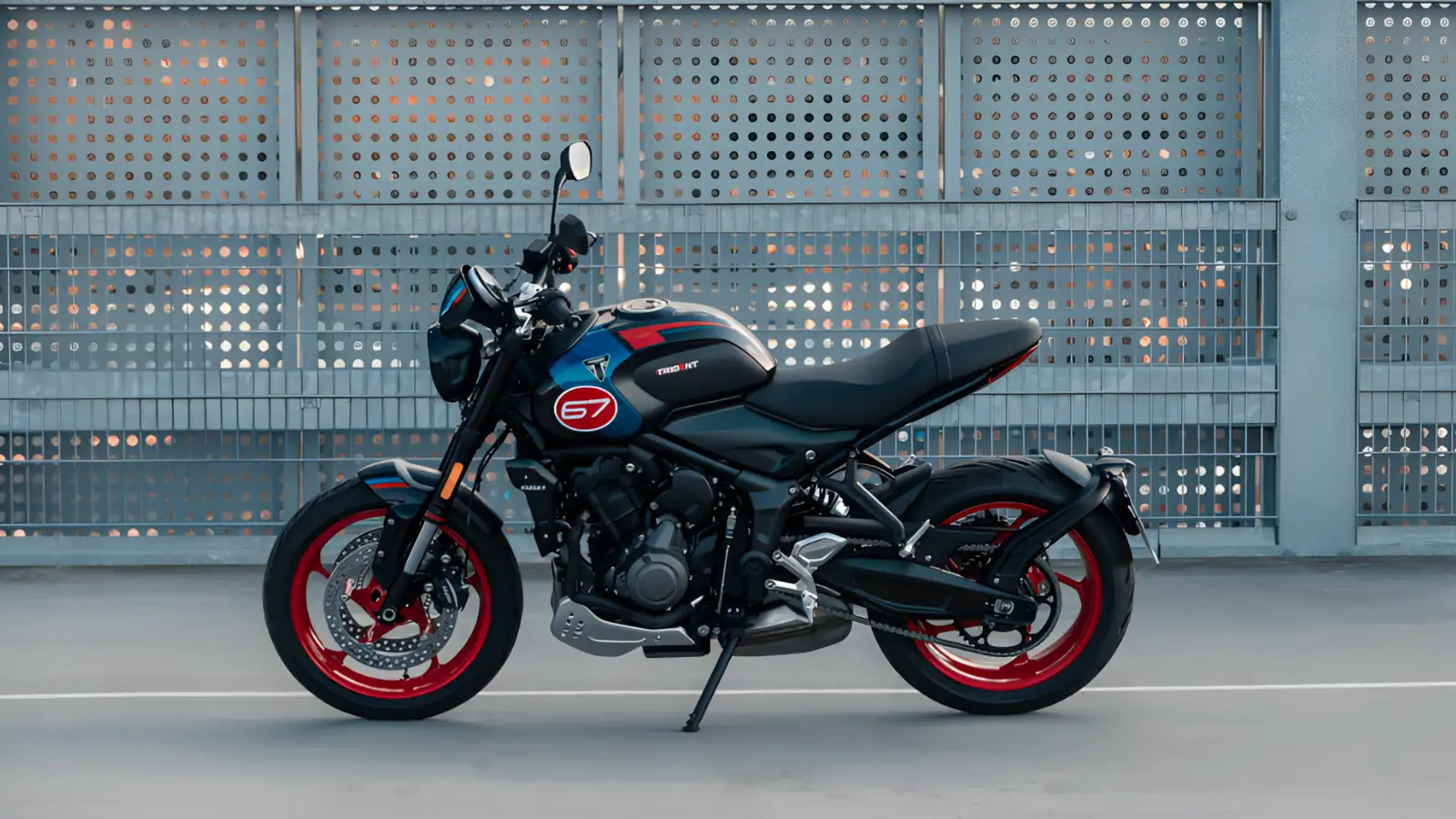 Triumph lança edição especial da Trident 660 Triple Tribute 2026 com visual matador