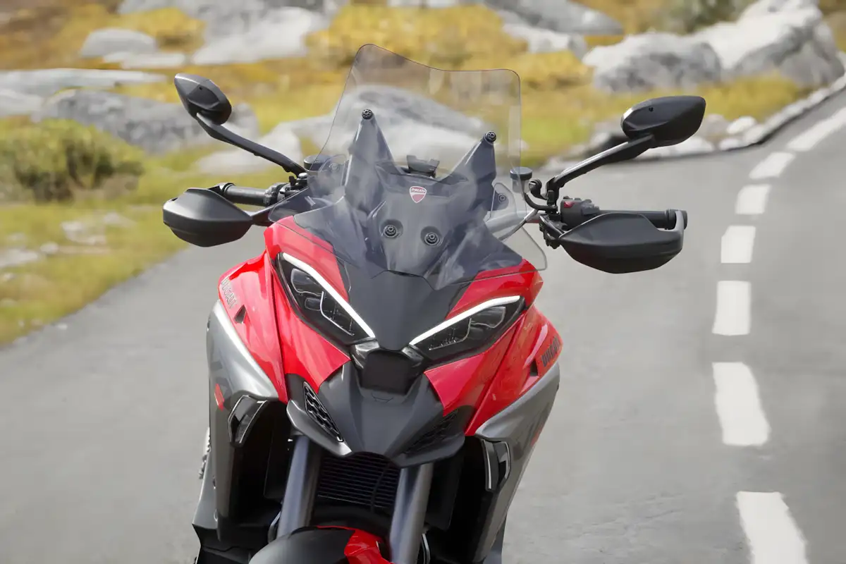 Ducati Multistrada V4 S 2026 estreia no Brasil com radar, painel em português e 170 cv; veja quando chega
