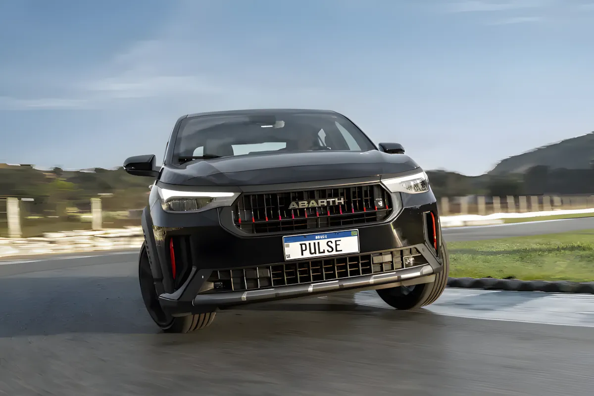 Fiat Pulse Abarth 2026 muda a frente, ganha teto solar e custa R$ 157.990