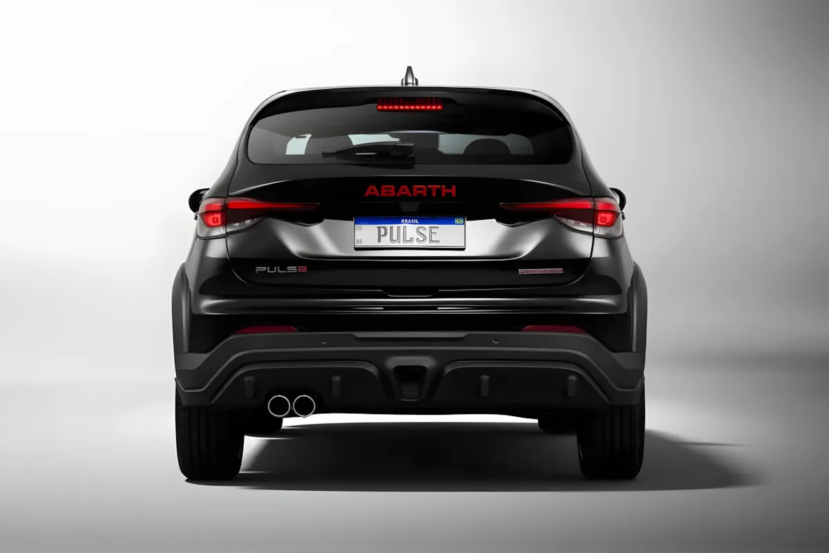 Fiat Pulse Abarth 2026 muda a frente, ganha teto solar e custa R$ 157.990