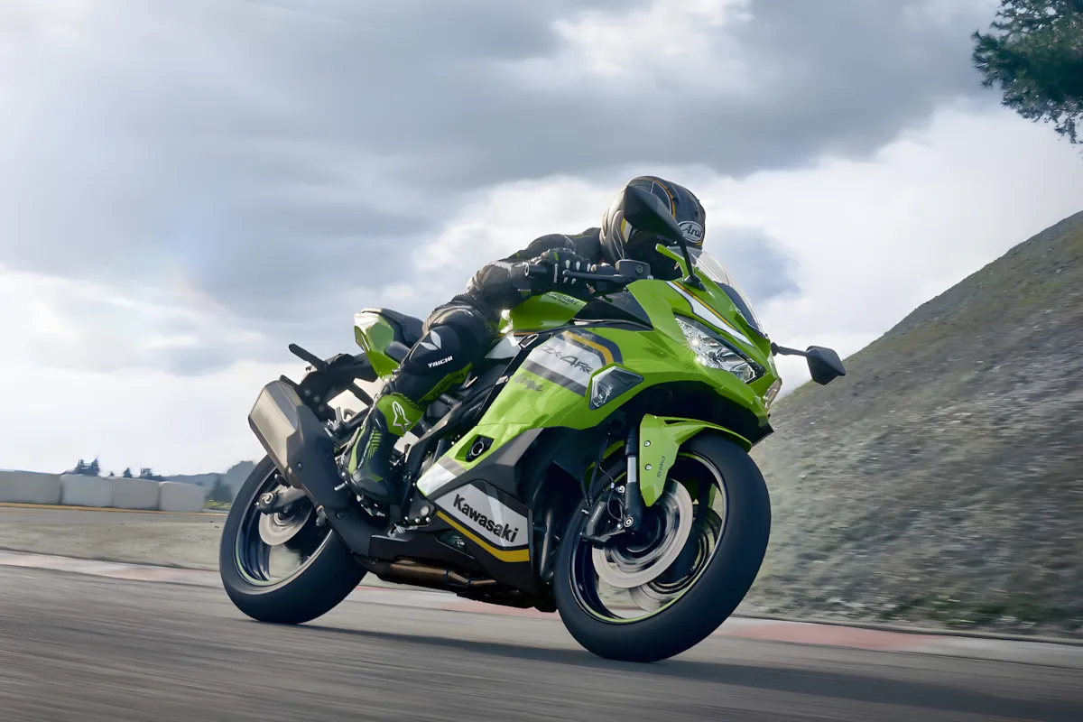 Kawasaki Ninja ZX-4RR 2026 já tem preço no Brasil e traz motor de alto giro