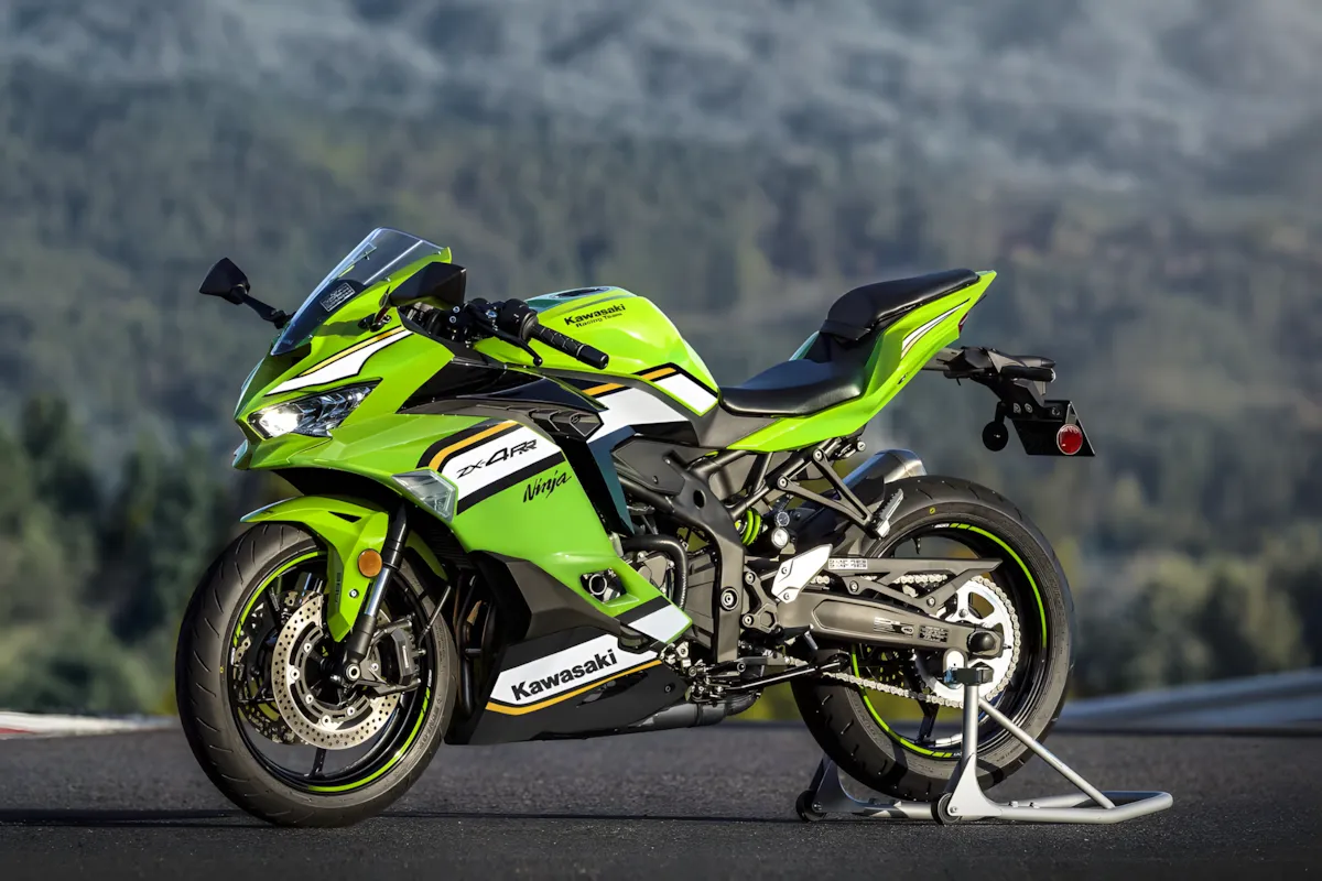 Kawasaki Ninja ZX-4RR 2026 já tem preço no Brasil e traz motor de alto giro
