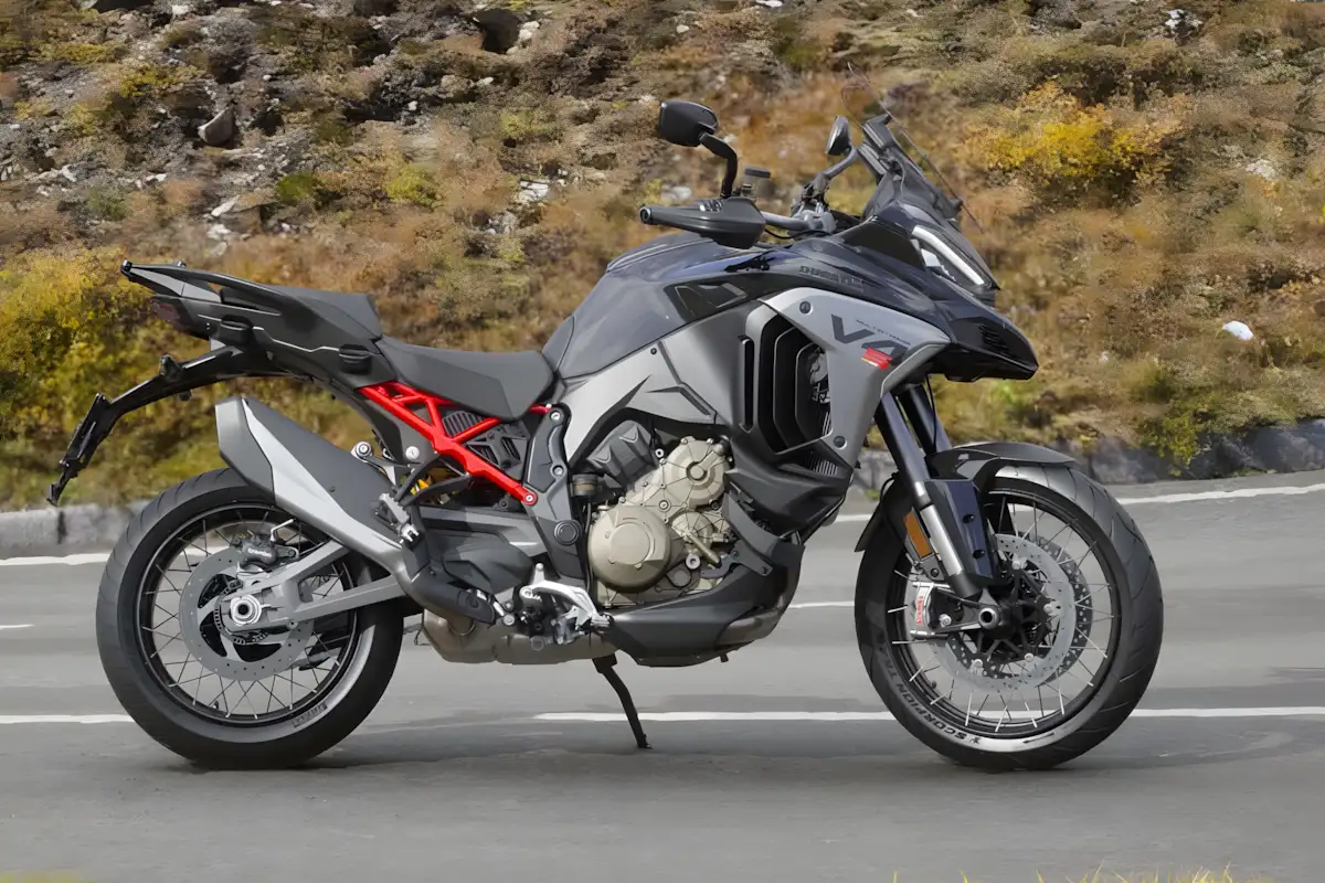 Ducati Multistrada V4 S 2026 estreia no Brasil com radar, painel em português e 170 cv; veja quando chega