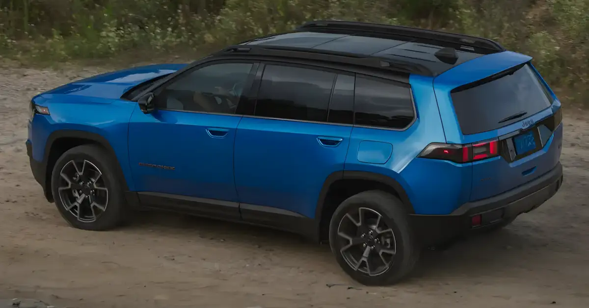 Novo Jeep Cherokee 2026 híbrido repaginado tem até 800 km de autonomia