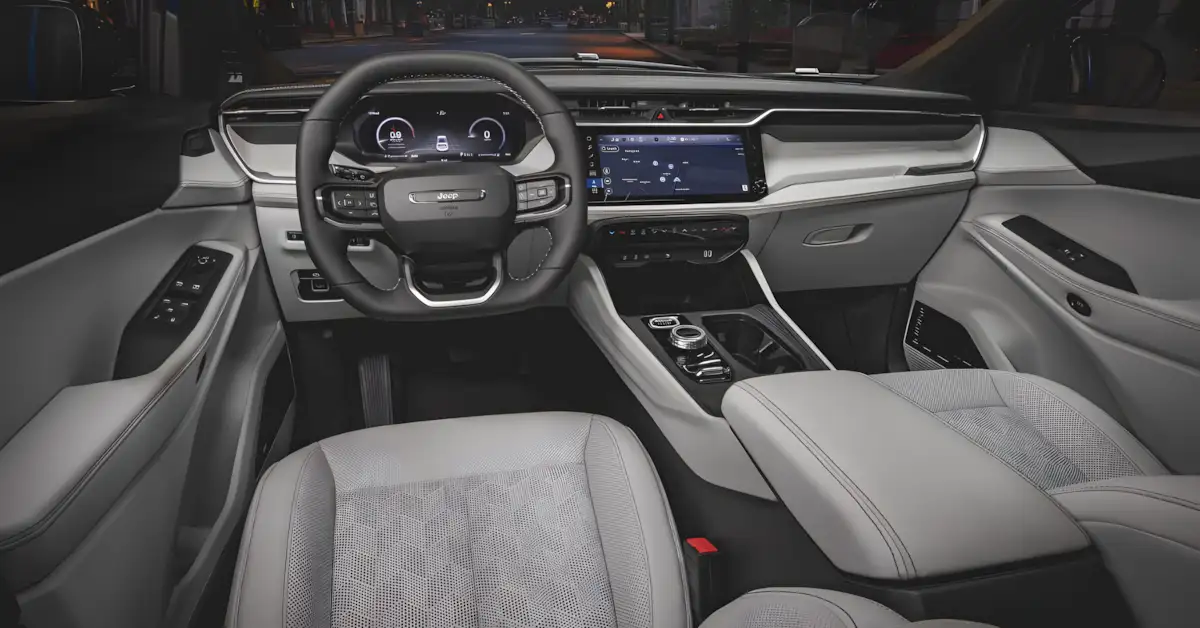 Novo Jeep Cherokee 2026 híbrido repaginado tem até 800 km de autonomia