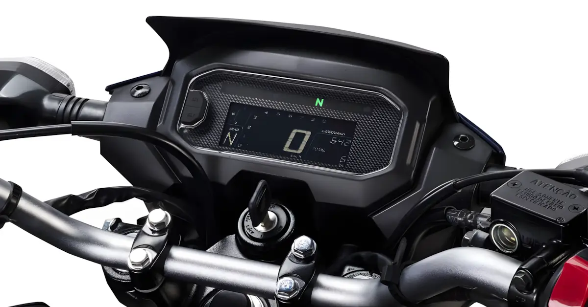 Painel digital blackout da Honda NXR 160 Bros 2026, exibindo o indicador de marchas.