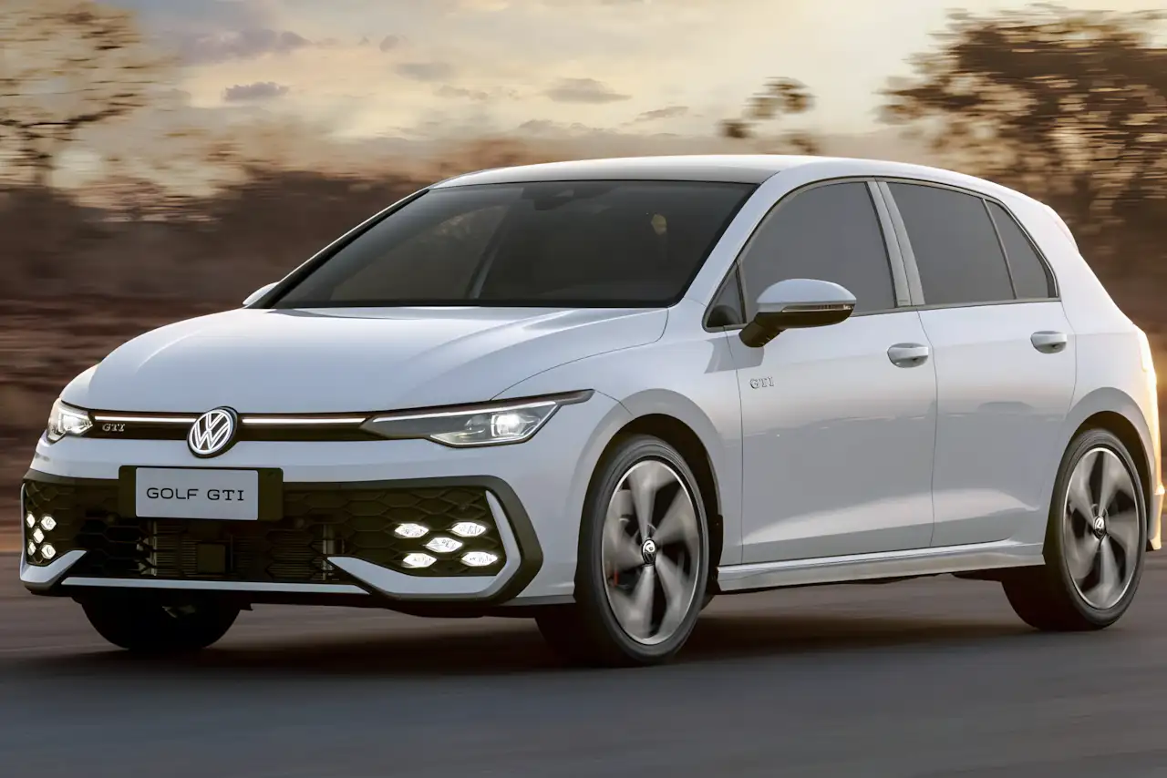 VW Golf GTI 2026 chegará em setembro - confira as novidades e recursos do hatch esportivo