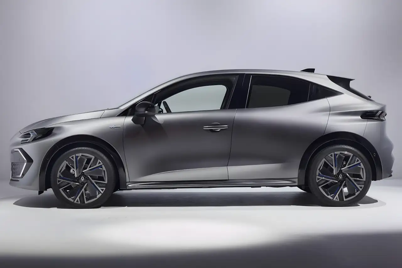 Renault Clio 2026: Hatch ganha cara nova e motor híbrido de 160 cv: Veja o que mudou na sexta geração