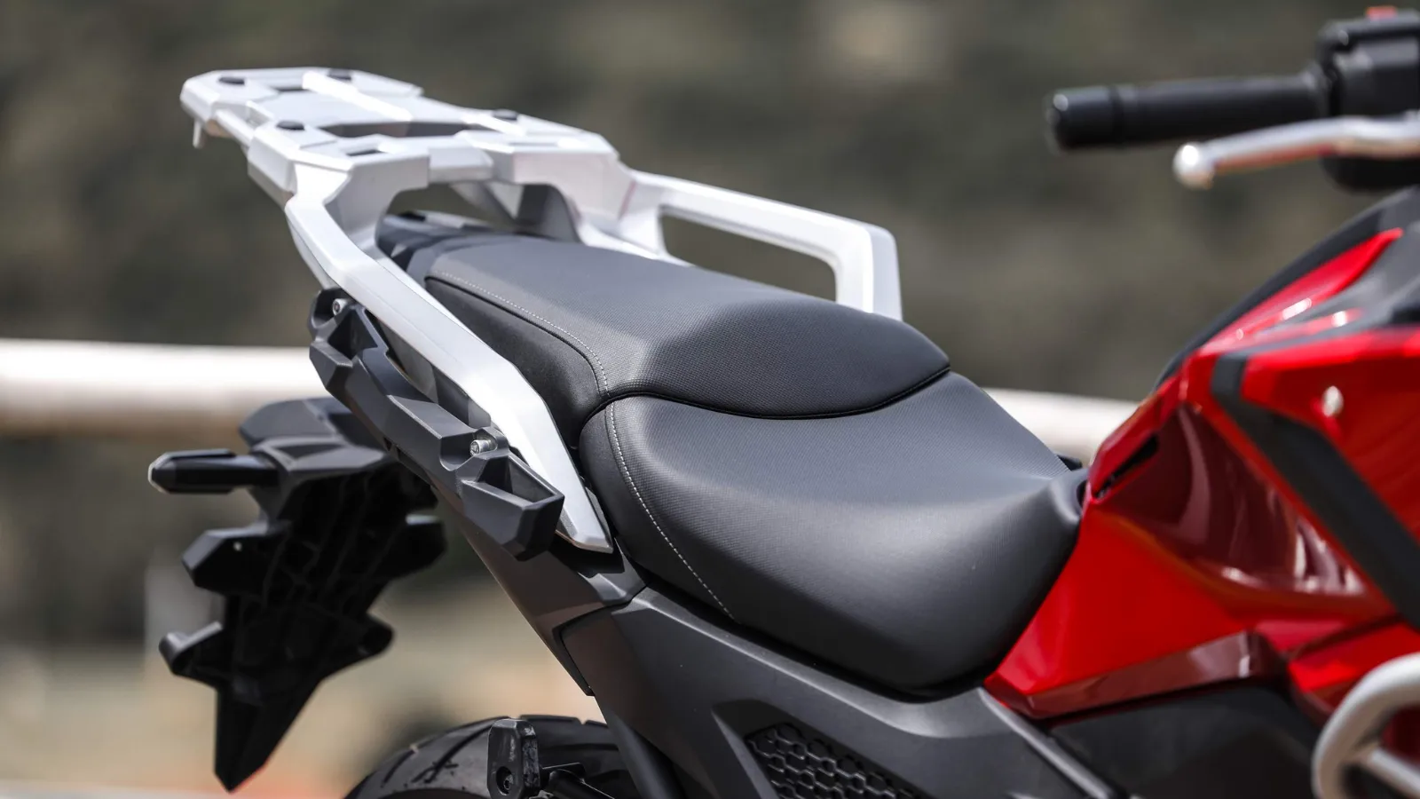 Honda NC 750X 2026 Chega ao Brasil com Novos Recursos: Preços, Versões e Fotos