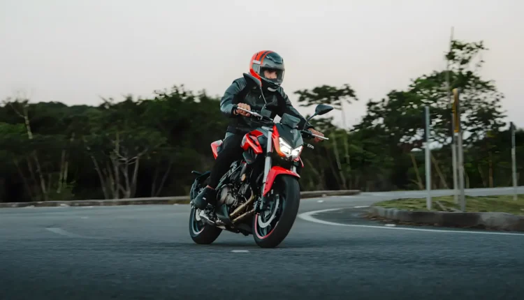 Shineray Lança Nova SBM 400s 2026: Preço, Recursos e Ficha Técnica da Naked Premium