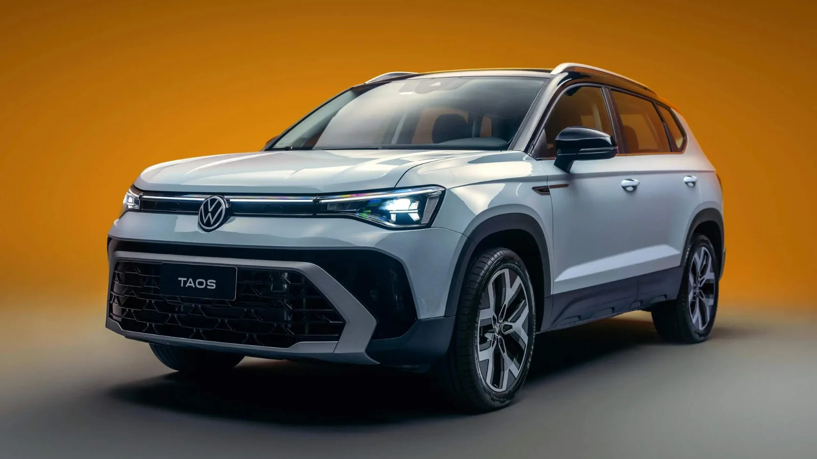 Volkswagen Taos 2026: Novo visual e melhorias no pacote de condução semiautônoma