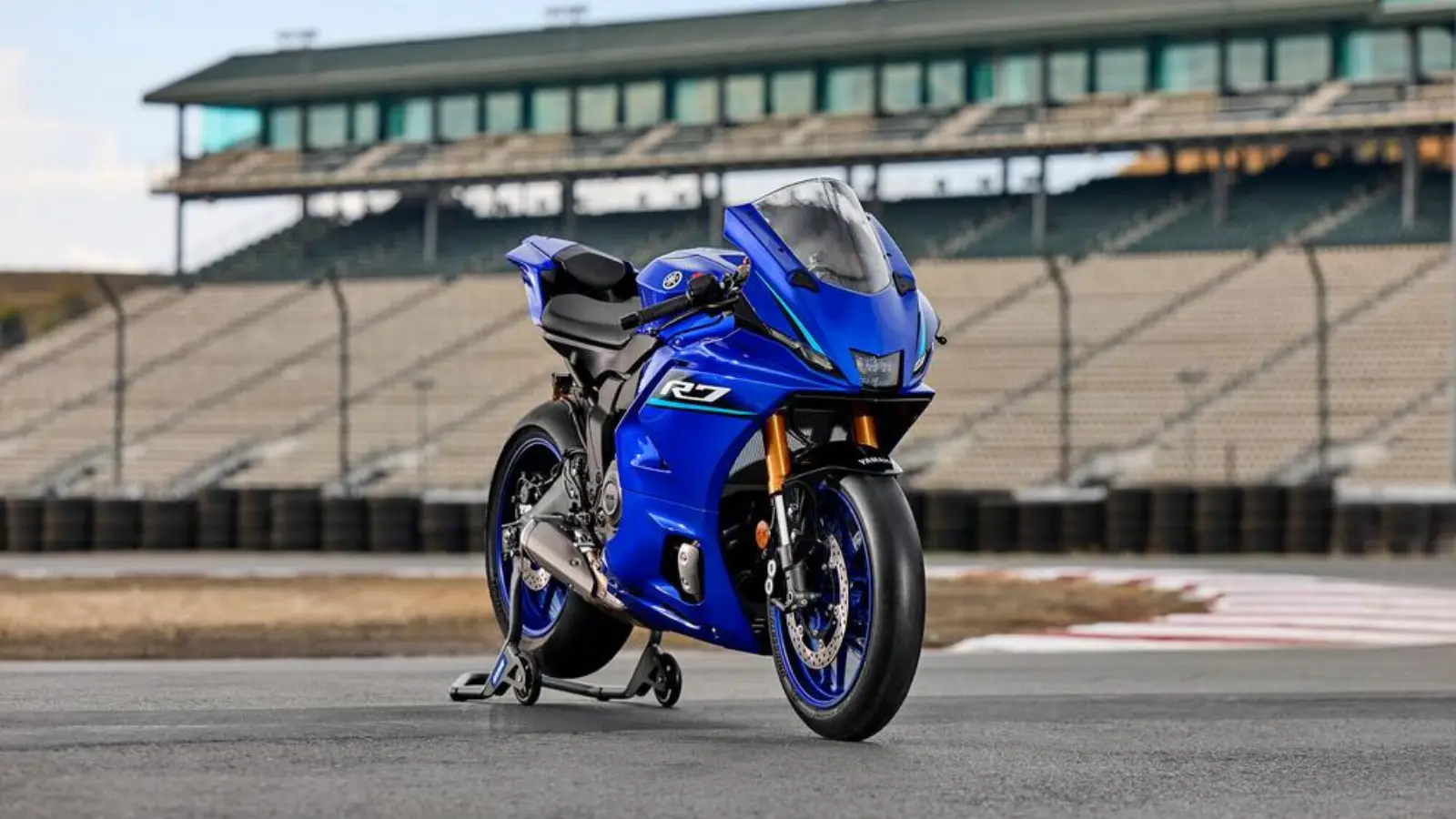 Yamaha R7 2026 Adora o Visual da R1 e Estreia IMU de 6 eixos