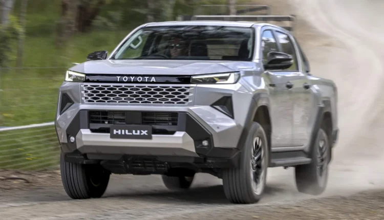 Nova Toyota Hilux chega ao Brasil em 2027: fotos, motor 2.8 e detalhes da nova geração