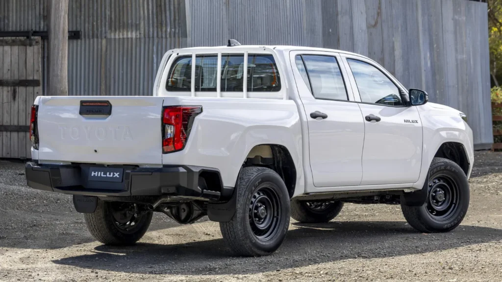 Nova Toyota Hilux chega ao Brasil em 2027: fotos, motor 2.8 e detalhes da nova geração