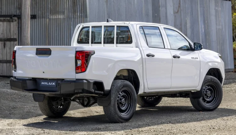 Nova Toyota Hilux chega ao Brasil em 2027: fotos, motor 2.8 e detalhes da nova geração