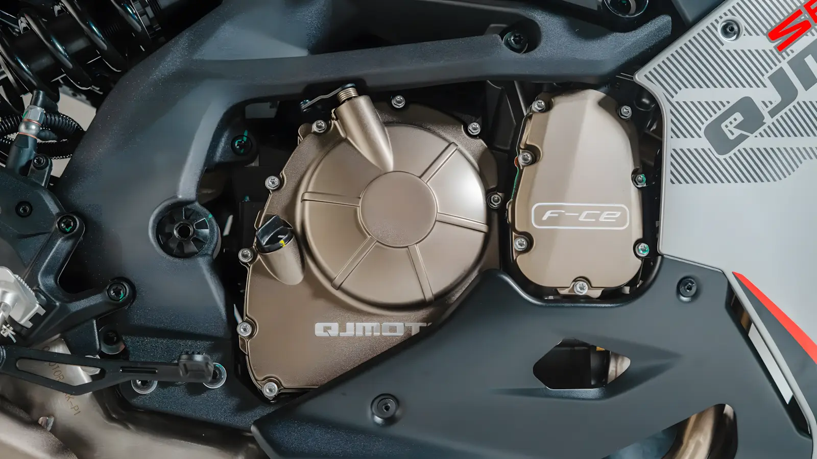 Motor 4 cilindros 600cc da Shineray SBM 600RC