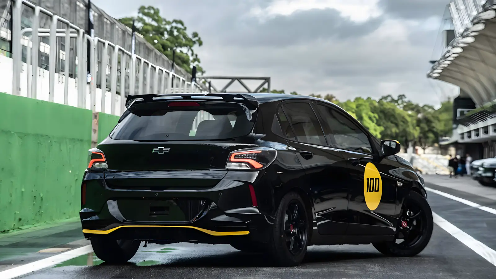 Onix Track Day Traseira Rebaixado