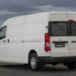 toyota-hiace-furgao-2026-lateral