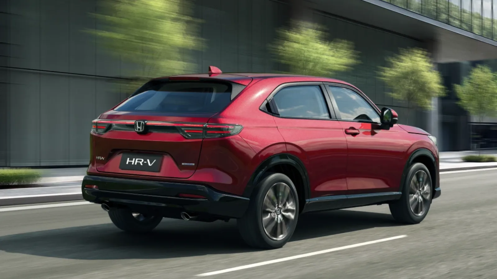 Traseira do Honda HRV Touring 2026 com lanterna full LED e abertura elétrica do porta-malas